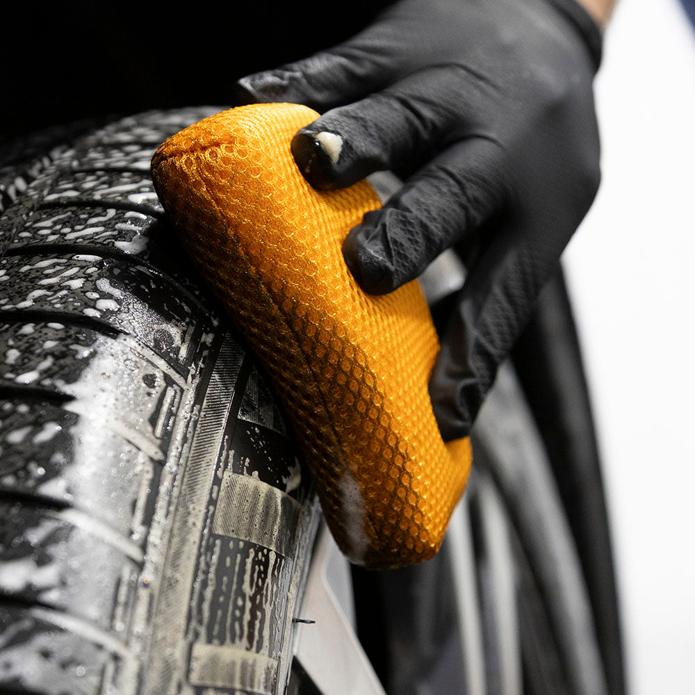 Aquatouch SCRUBBA being used to scrub a tyre sidewall