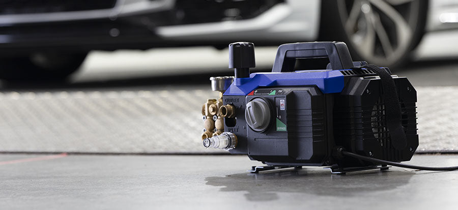 Annovi Reverberi 630 Pressure washer on the ground