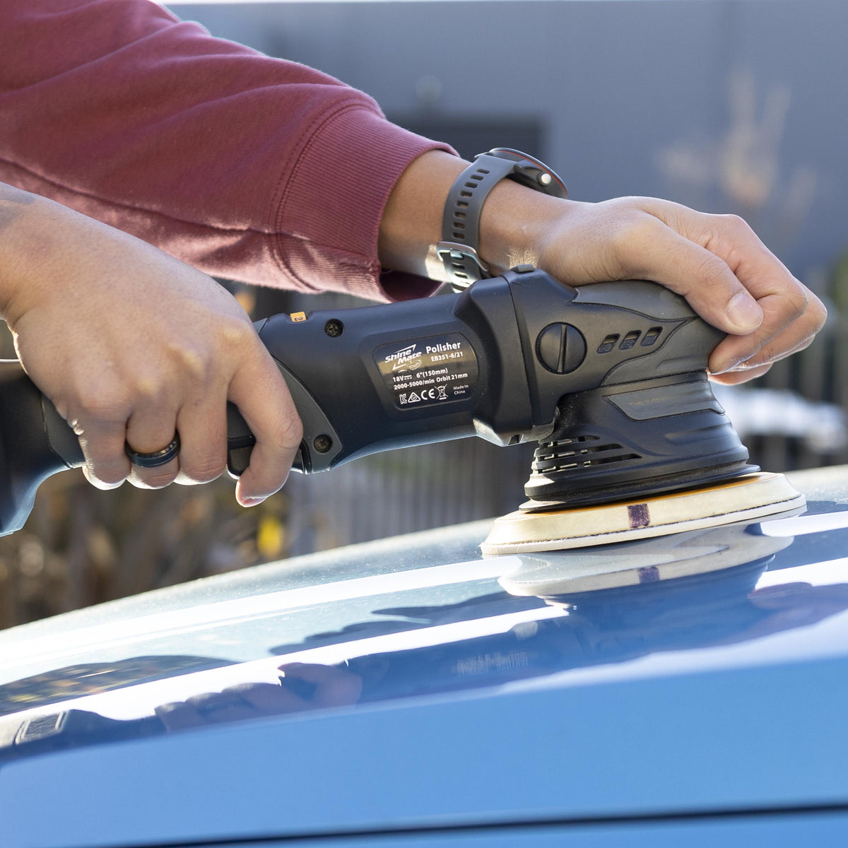 Fitting a CARPRO P2000 sanding disc to a ShineMate polisher
