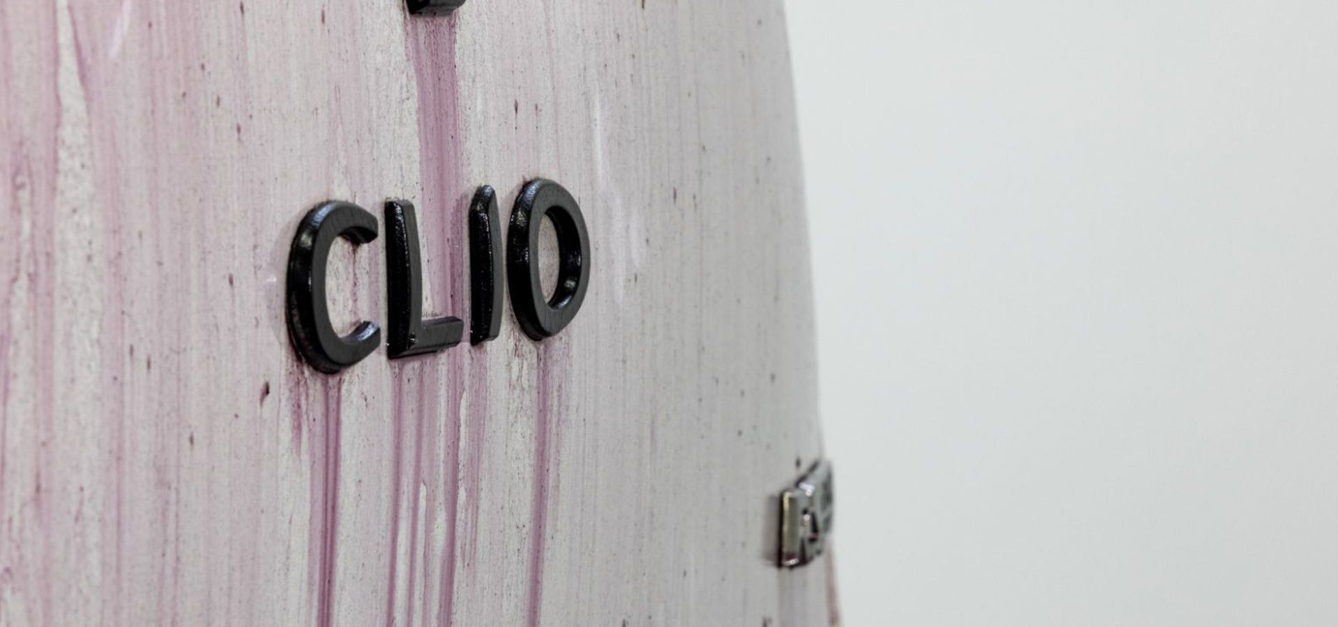 Clio reacting to iron remover