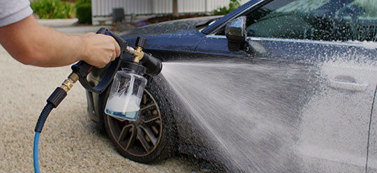 Using Nv Snowstorm v2 to foam a black car