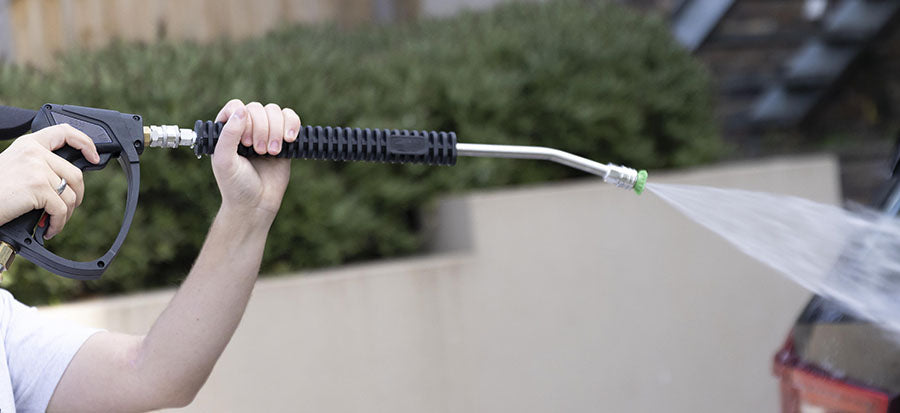 MTM Nero Gun with MTM lance spraying a black car