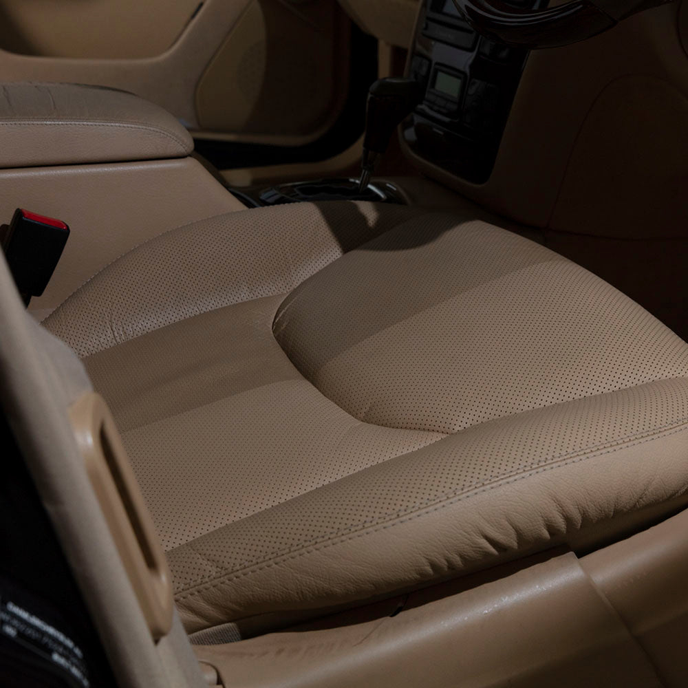 Showcase_Interior_Leather_8ac9f973-5592-4065-b682-5cfca3f2c1ac.jpg