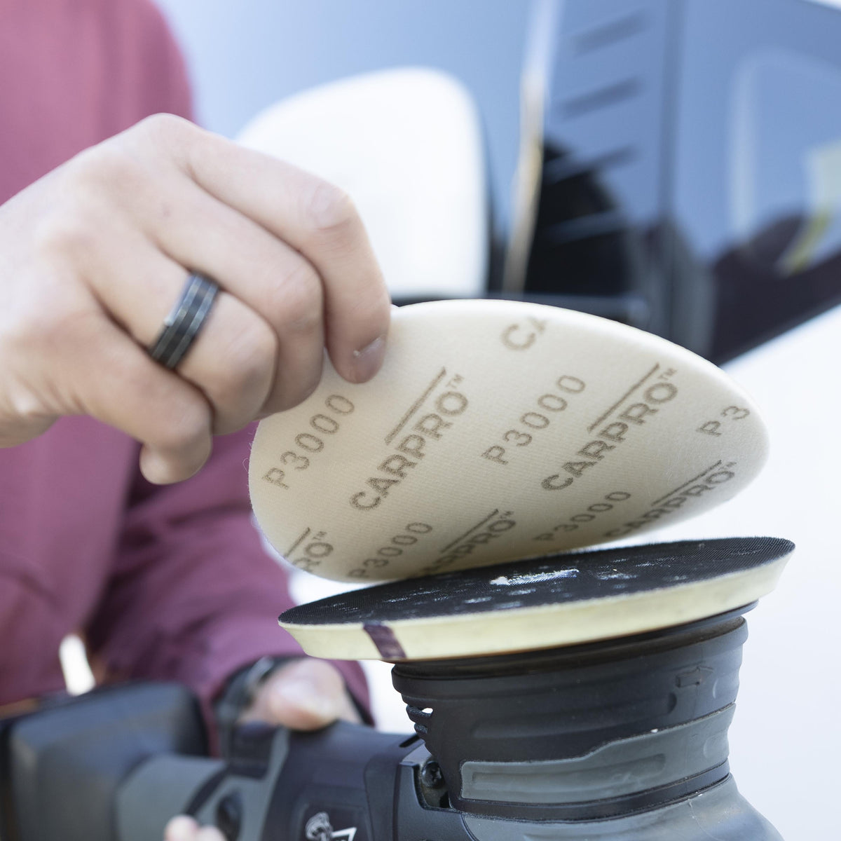 Fitting a CARPRO P3000 sanding disc to a ShineMate polisher
