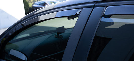 Car window with sunshade