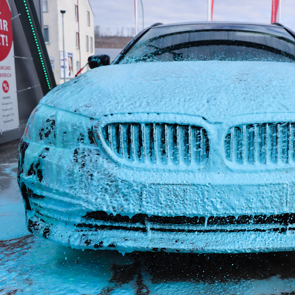 A thick blue foam applied to a BMW bonnet.