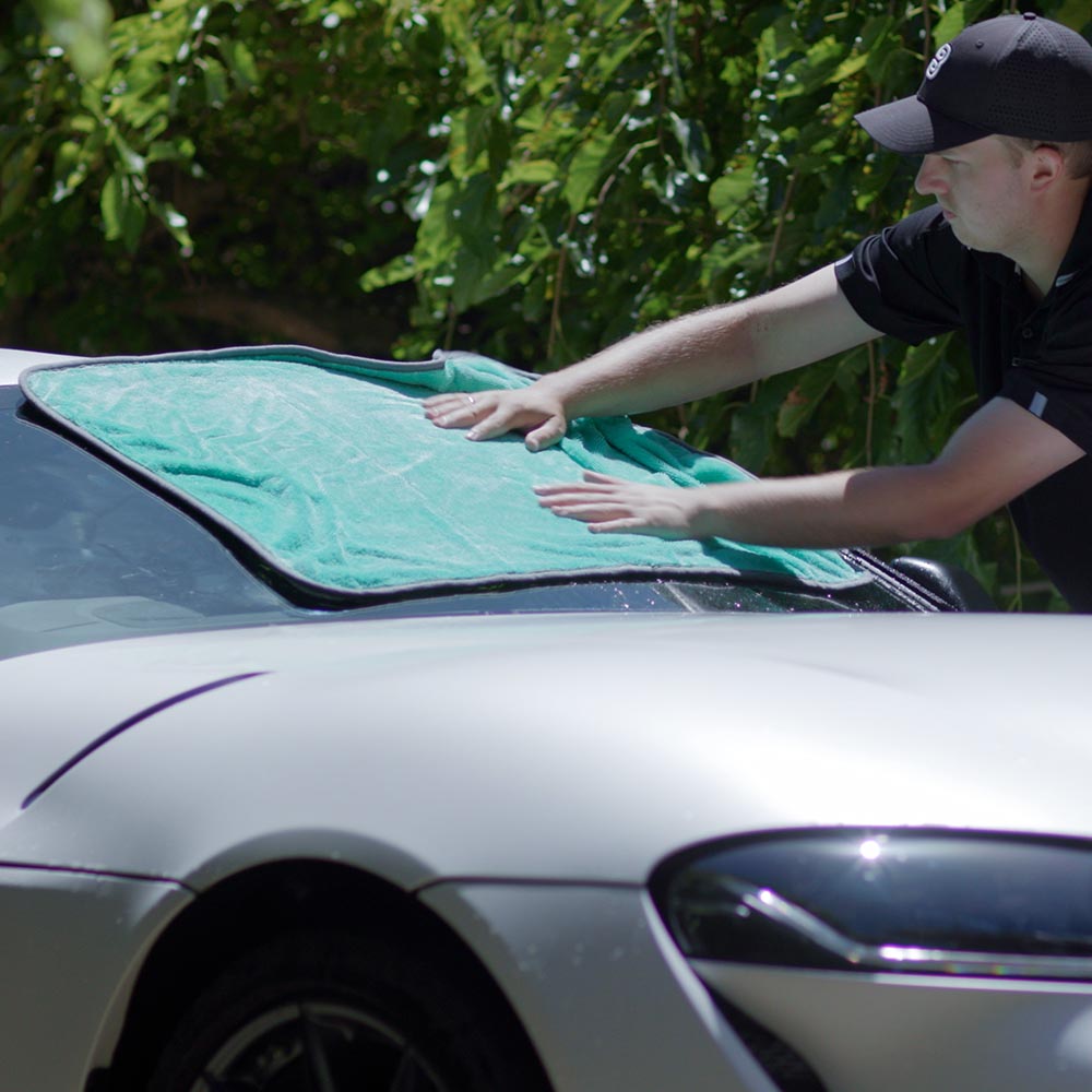 Aquatouch BIG FELLA drying towel showcase banner