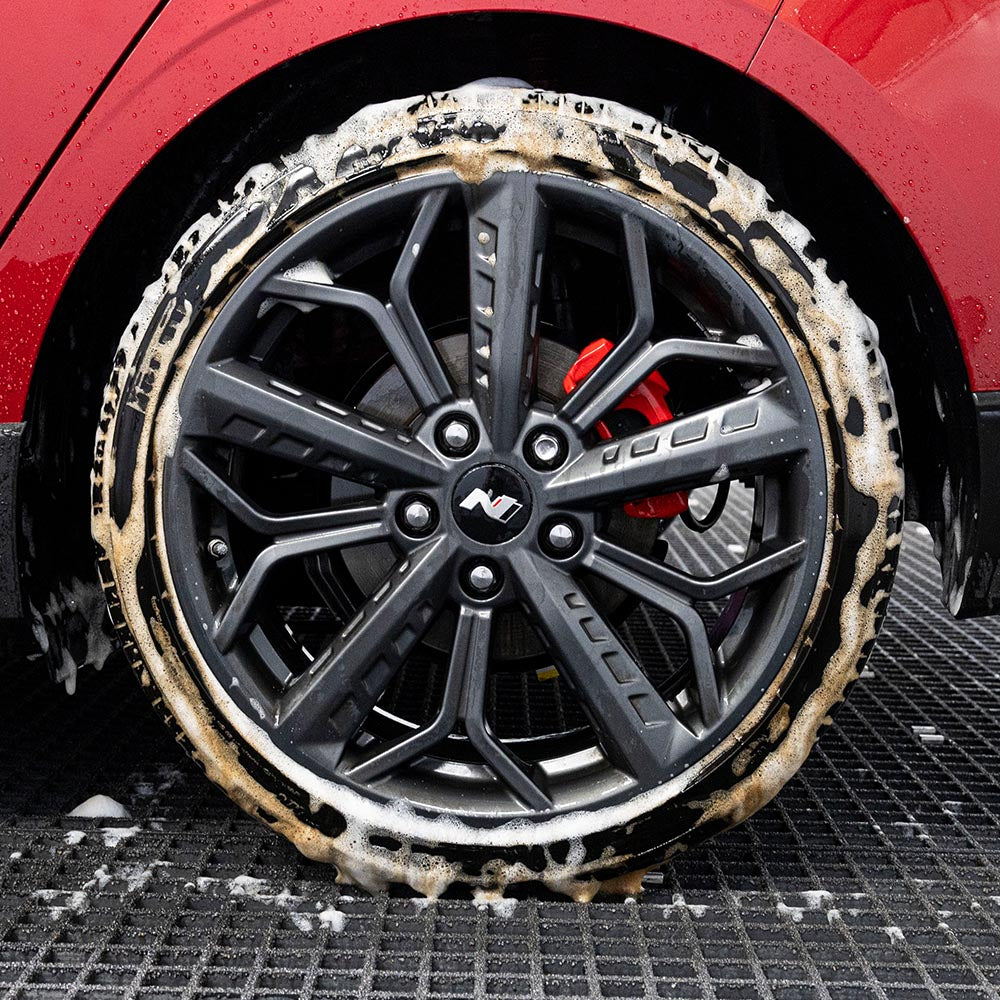 Showcase_Mobile_Wheel_Cleaning_2.jpg