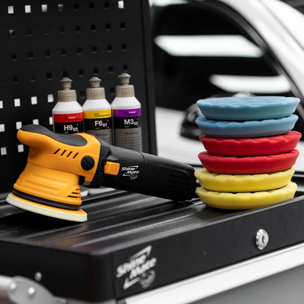 Waxit Enthusiast Car Polishing Kit in use